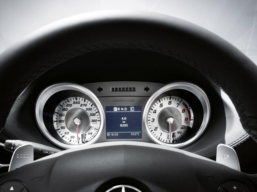  Mercedes-Benz SLS AMG Roadster 2012 года  (фото 133 из 198)